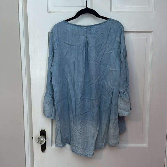 John Mark Women's Relaxed Fit Blue Ombré Shirt with Bell Sleeves Size M - Picture 7 of 12